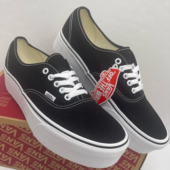 Vans Men’s Authentic Stac
Canvas Black/True White Platform Sneakers
VN0A5KXXBMX - Picture 8 of 16